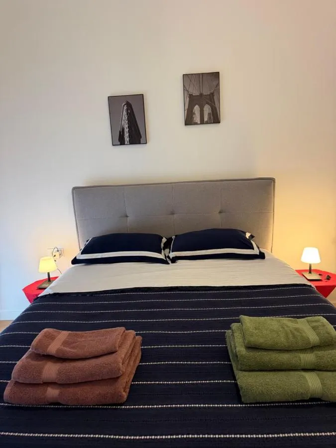 Bedroom with a queen bed